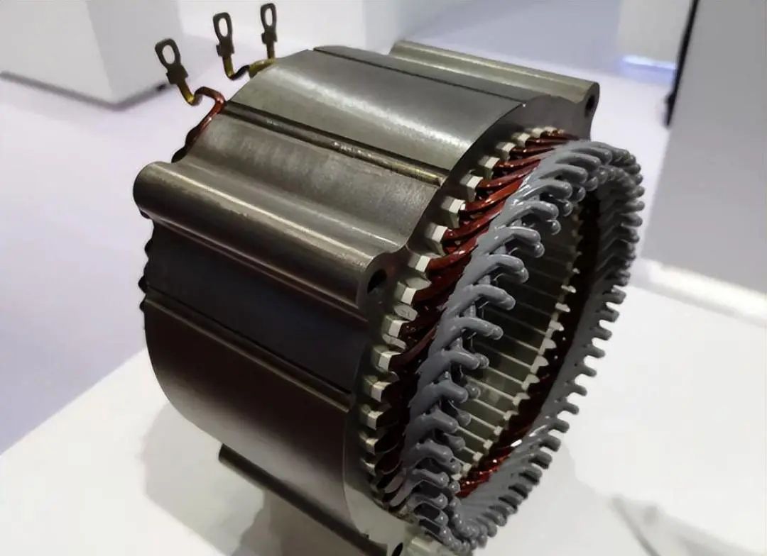與圓形電機相比，為什么扁線電機更適合新能源汽車領域？—AIP艾普.jpg