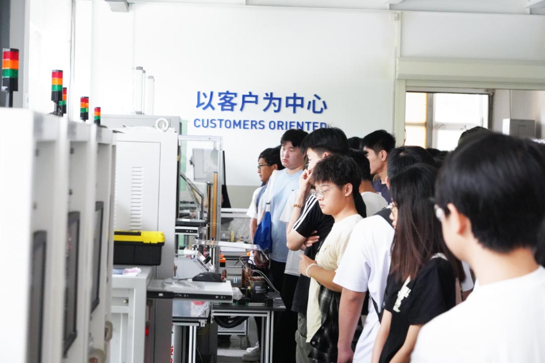 中國石油大學（華東）師生走進艾普智能，攜手共促產(chǎn)學研深度融合